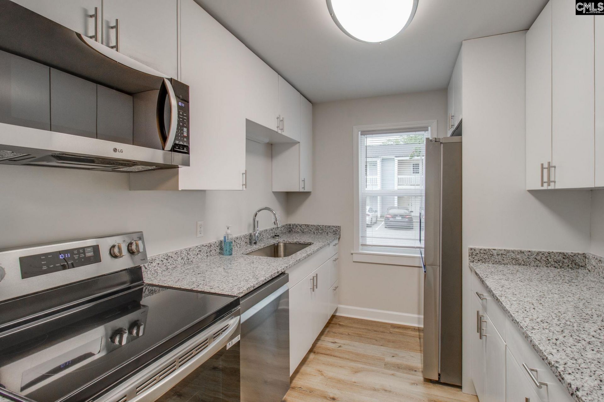 308 Percival Road Photo 9