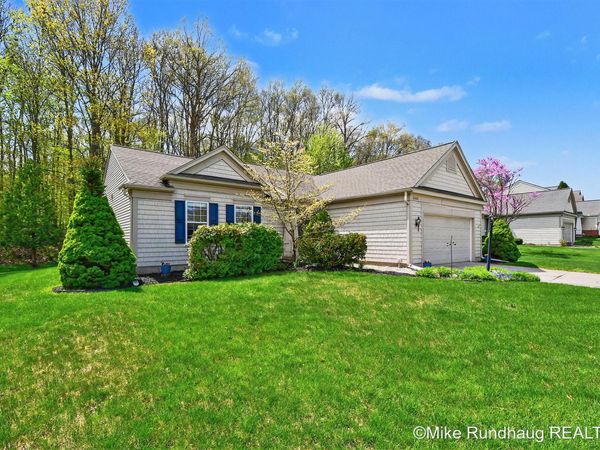 2060 Glenn Canyon Drive SE, Caledonia, MI 49316