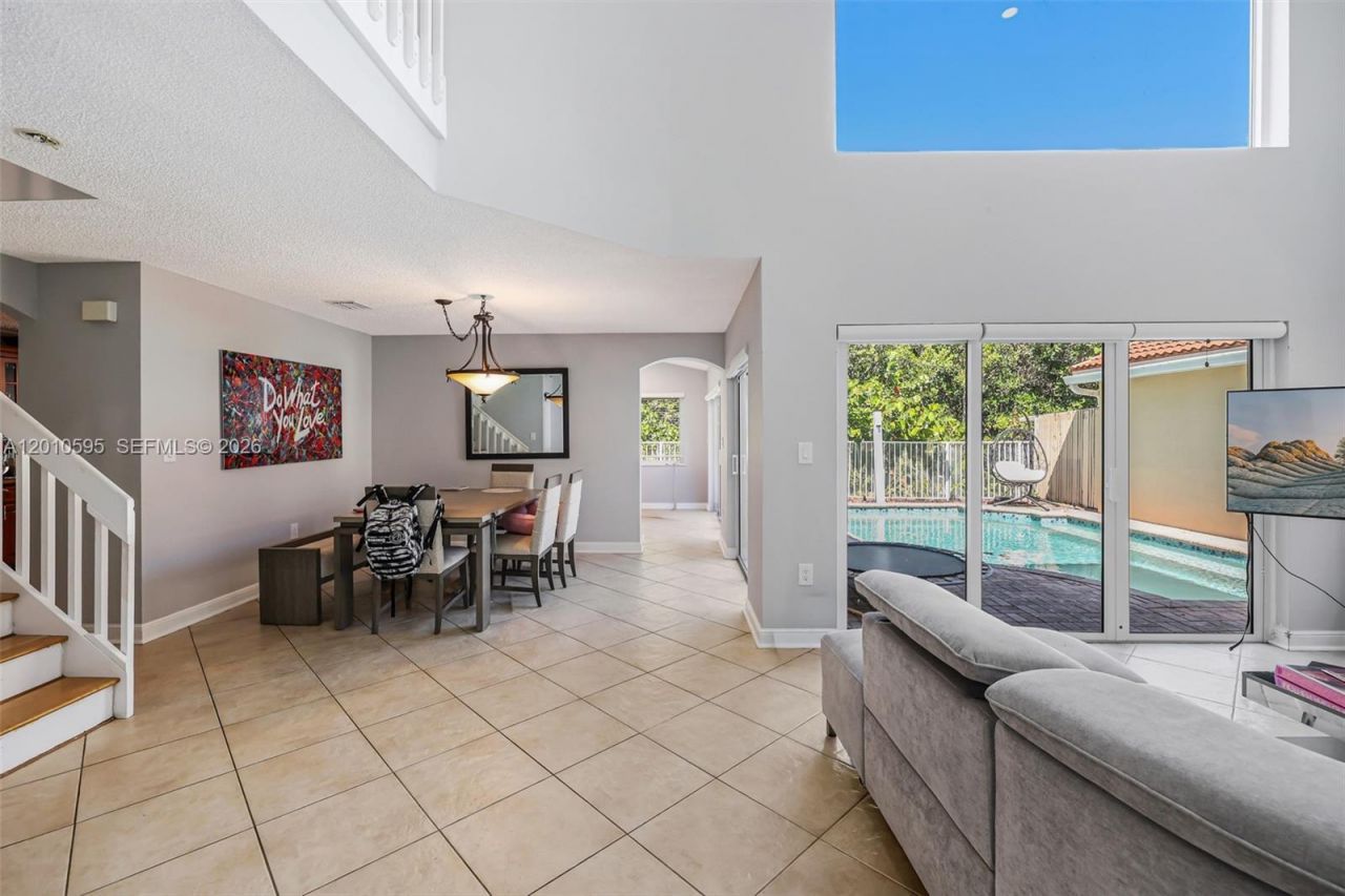 1065 Weeping Willow Way, Hollywood, FL 33019 Photo