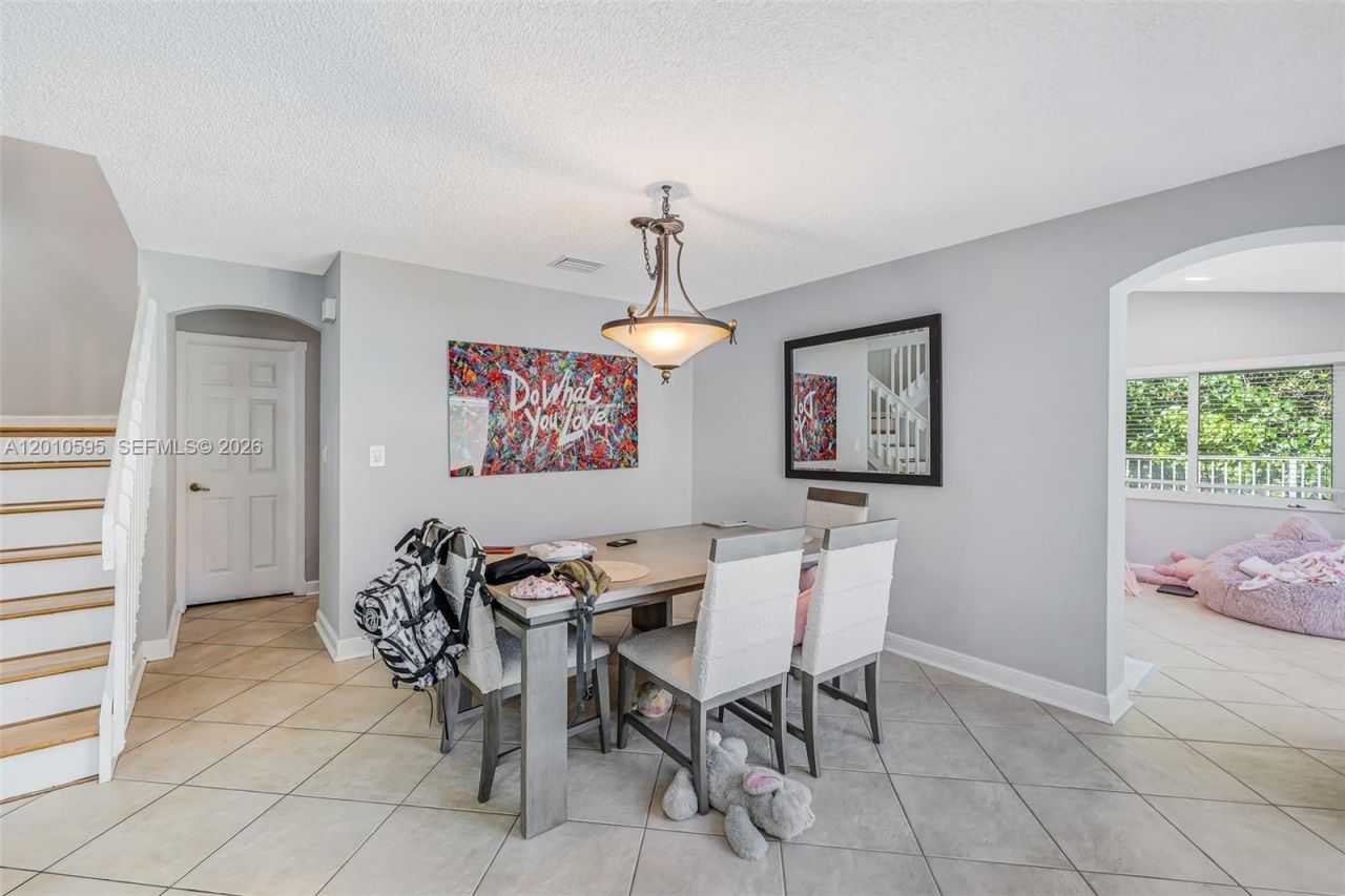 1065 Weeping Willow Way, Hollywood, FL 33019 Photo