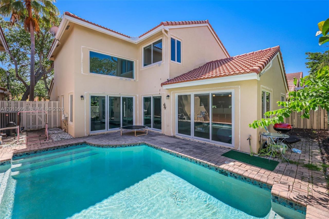 1065 Weeping Willow Way, Hollywood, FL 33019 Photo