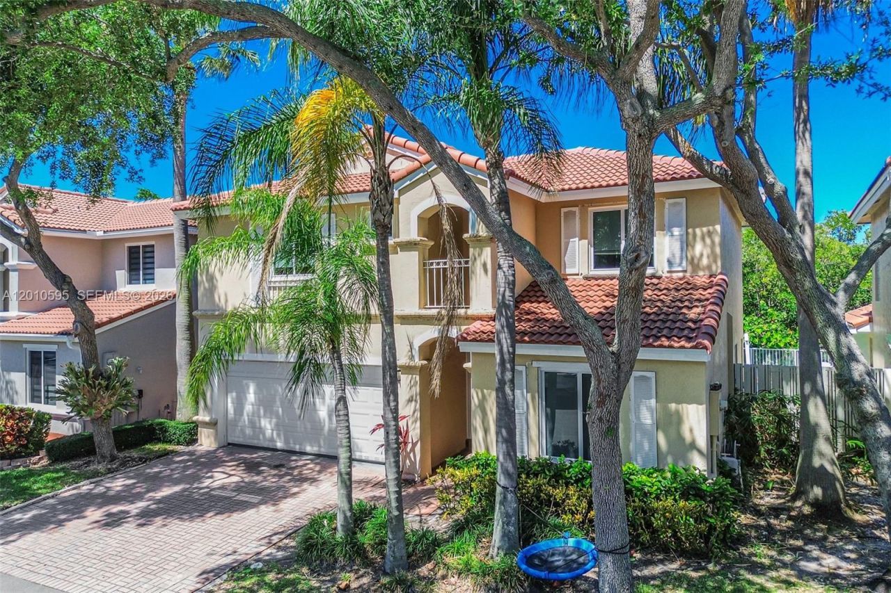 1065 Weeping Willow Way, Hollywood, FL 33019 Photo