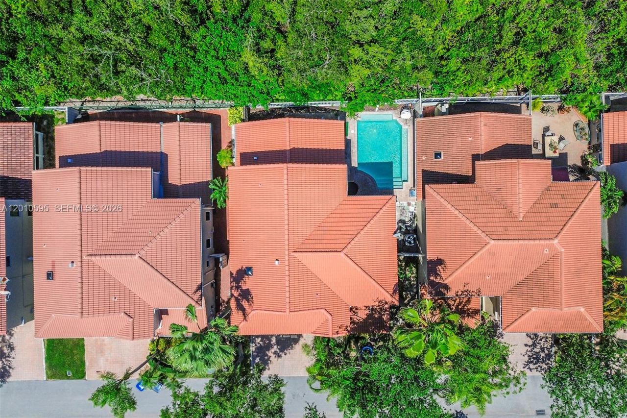 1065 Weeping Willow Way, Hollywood, FL 33019 Photo