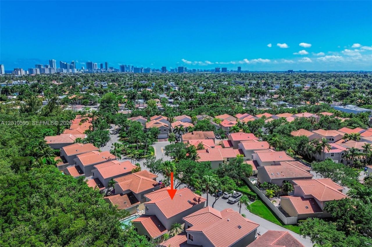 1065 Weeping Willow Way, Hollywood, FL 33019 Photo