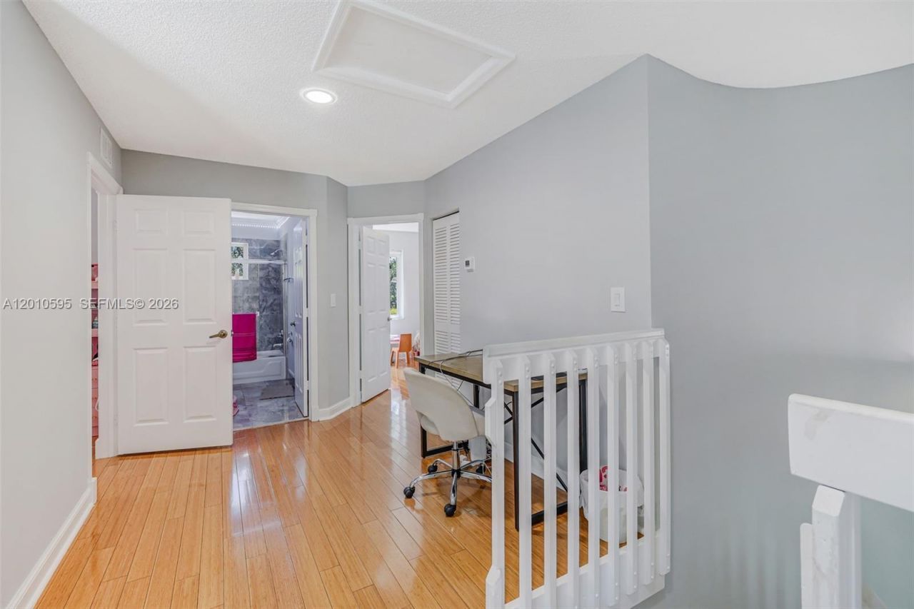 1065 Weeping Willow Way, Hollywood, FL 33019 Photo