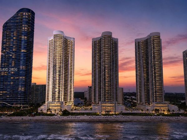 15811 Collins Ave, Unit 2802, Sunny Isles Beach, FL 33160