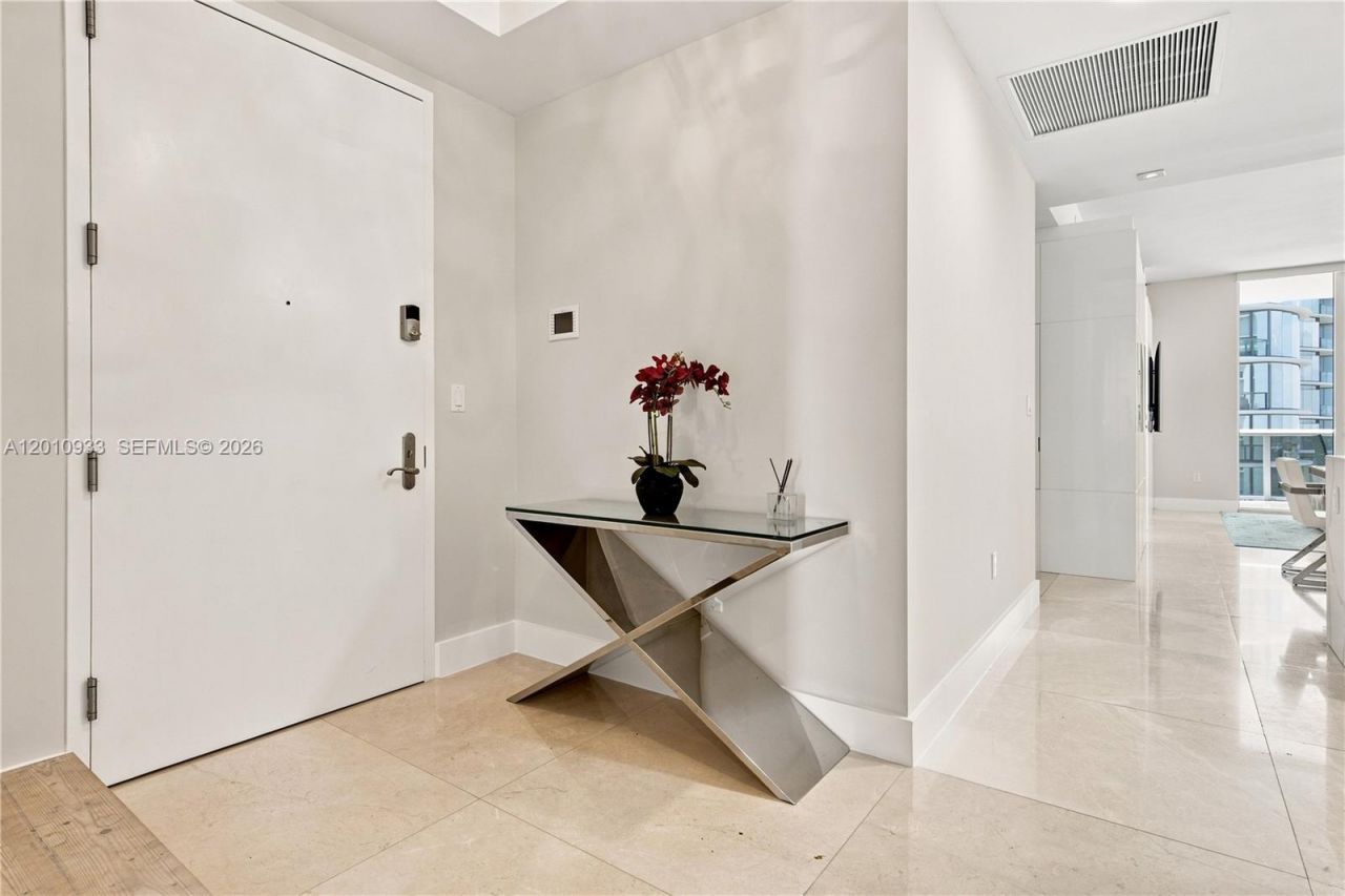 15811 Collins Ave, Unit 2802, Sunny Isles Beach, FL 33160 Photo