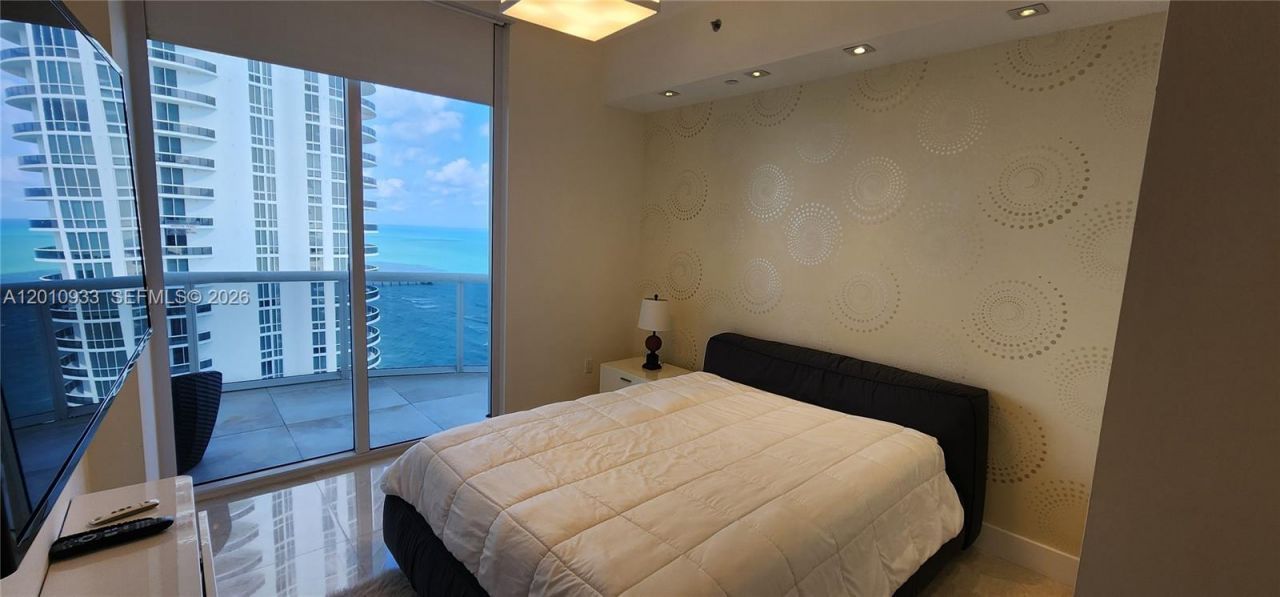 15811 Collins Ave , Unit 2802, Sunny Isles Beach, FL 33160 Photo