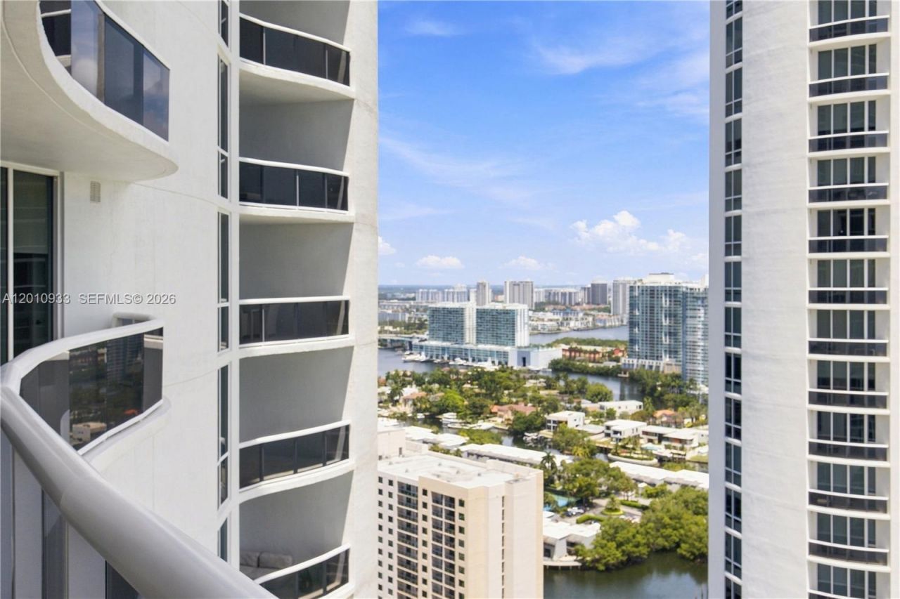 15811 Collins Ave, Unit 2802, Sunny Isles Beach, FL 33160 Photo