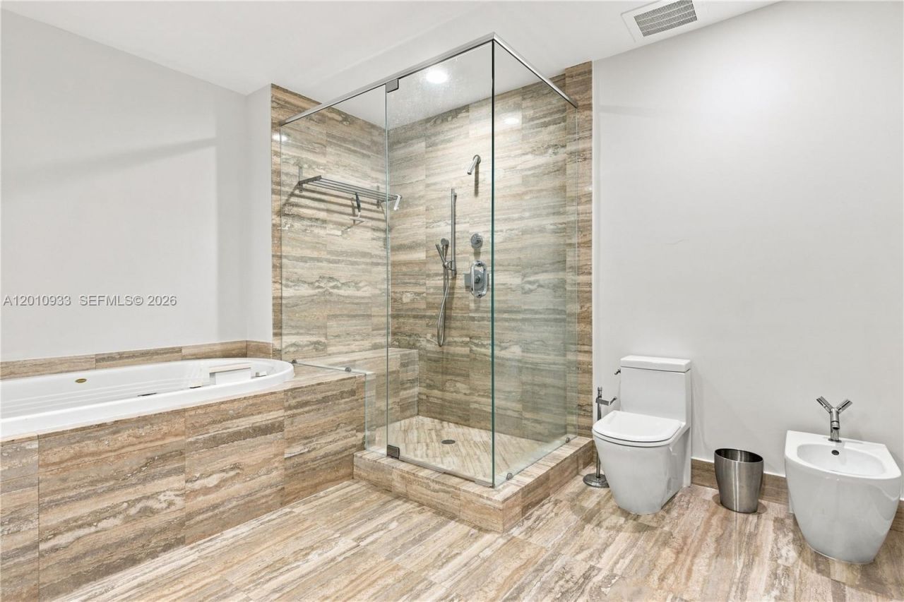 15811 Collins Ave, Unit 2802, Sunny Isles Beach, FL 33160 Photo