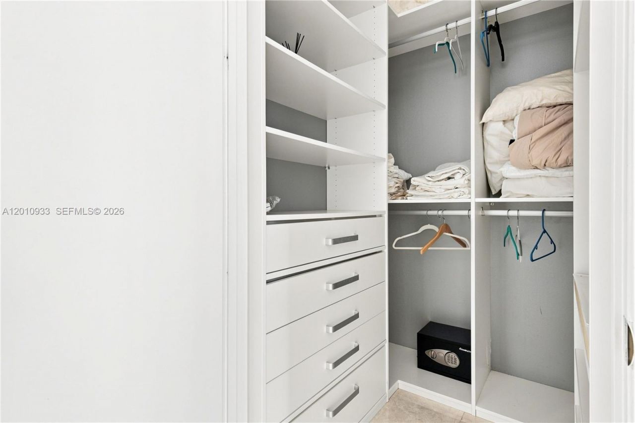 15811 Collins Ave, Unit 2802, Sunny Isles Beach, FL 33160 Photo