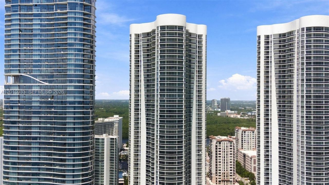 15811 Collins Ave, Unit 2802, Sunny Isles Beach, FL 33160 Photo