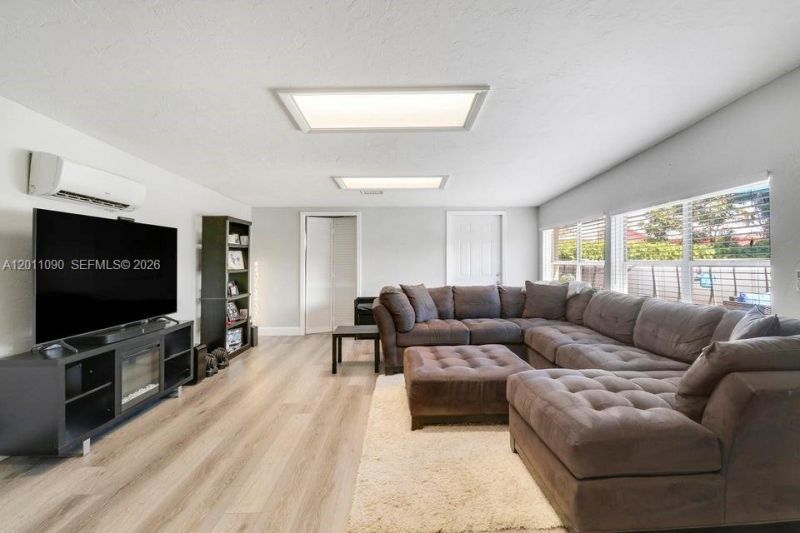 19049 SE Robert Drive, Jupiter, FL 33469 Photo