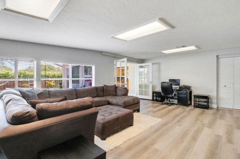 19049 SE Robert Drive, Jupiter, FL 33469 Photo