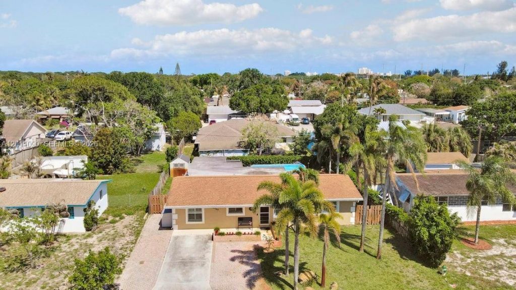 19049 SE Robert Drive, Jupiter, FL 33469 Photo