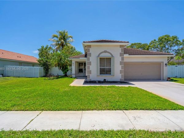16332 SW 10th St, Pembroke Pines, FL 33027