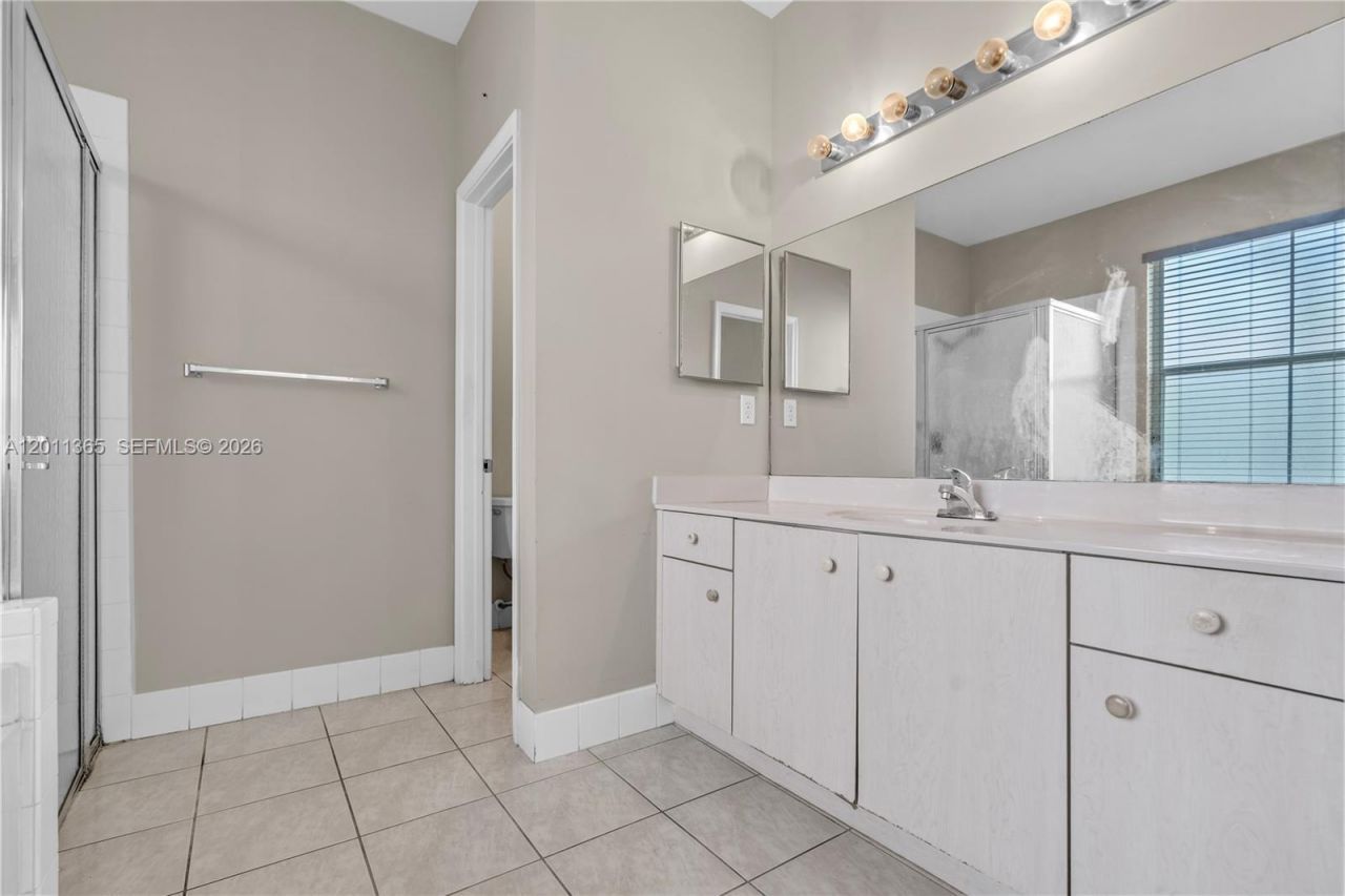 16332 SW 10th St, Pembroke Pines, FL 33027 Photo