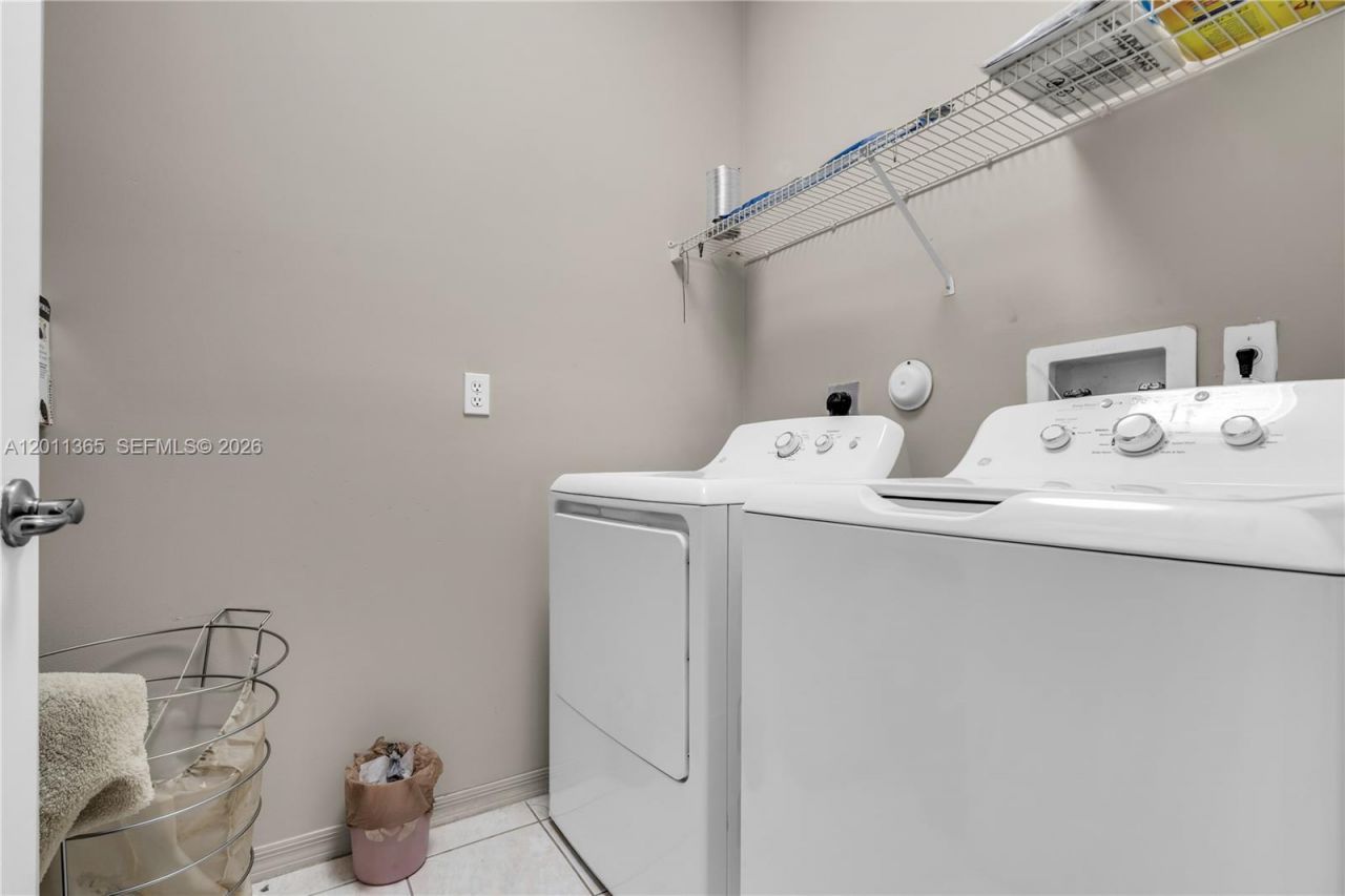 16332 SW 10th St, Pembroke Pines, FL 33027 Photo