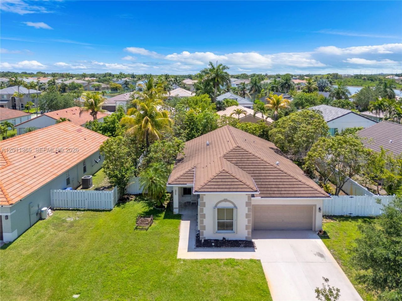 16332 SW 10th St, Pembroke Pines, FL 33027 Photo