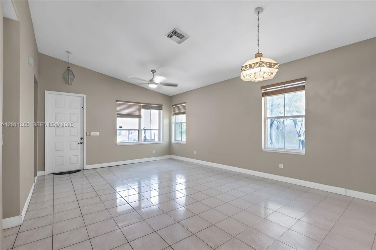 16332 SW 10th St, Pembroke Pines, FL 33027 Photo