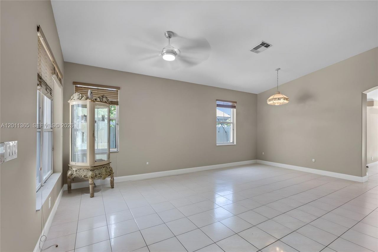 16332 SW 10th St, Pembroke Pines, FL 33027 Photo