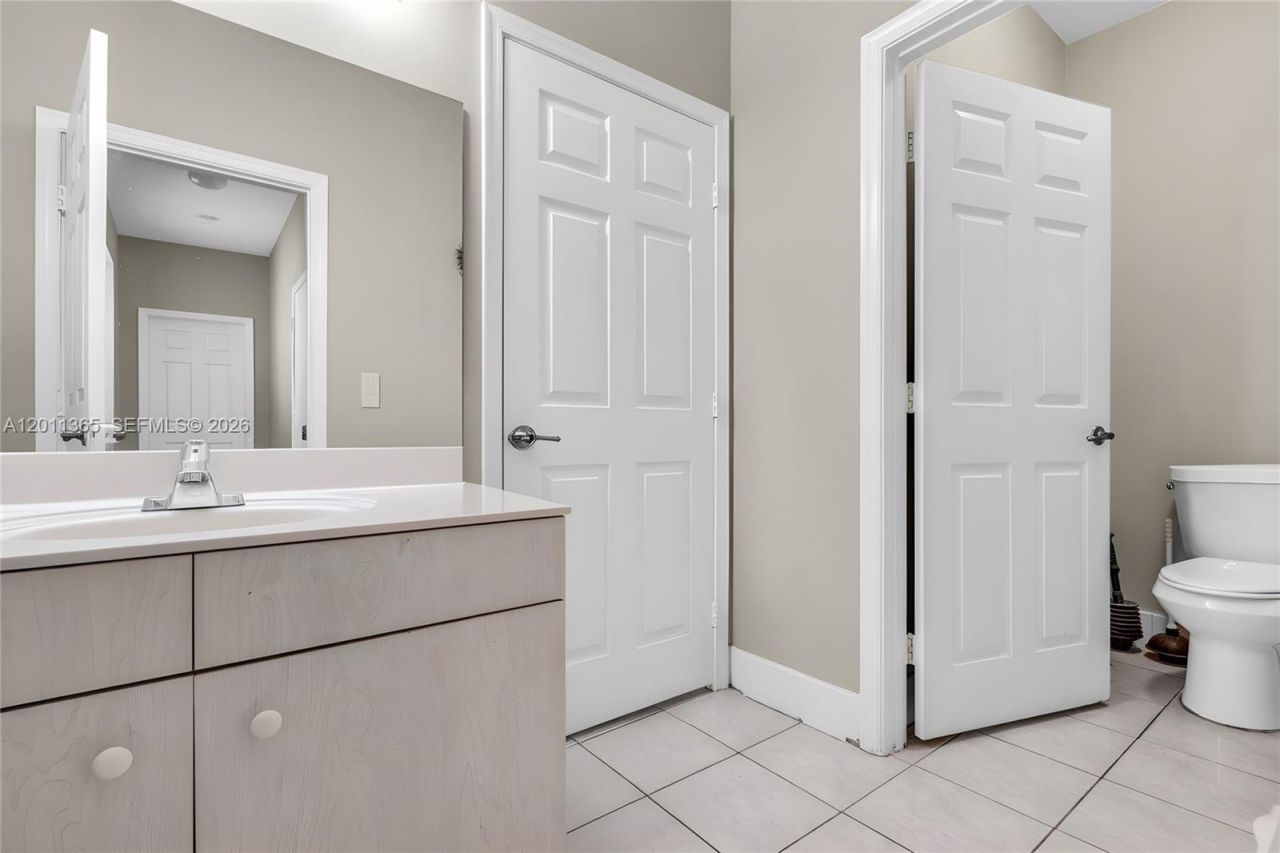 16332 SW 10th St, Pembroke Pines, FL 33027 Photo