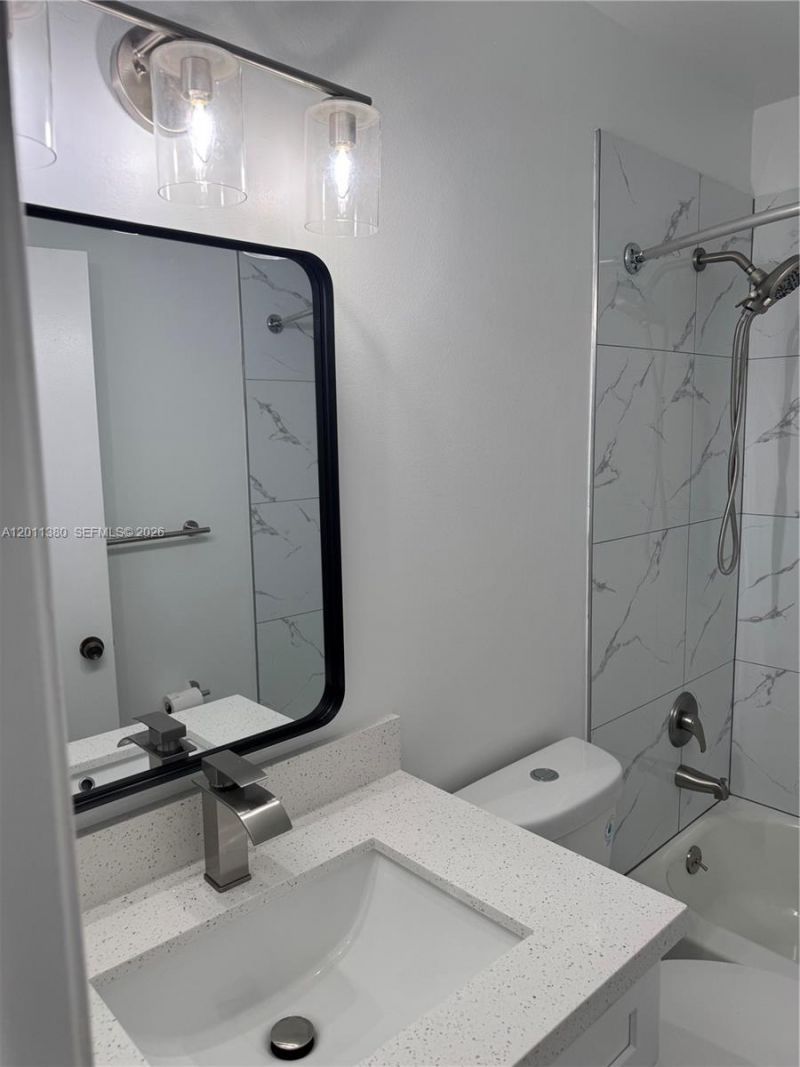 366 E Riverbend Dr, Sunrise, FL 33326 Photo