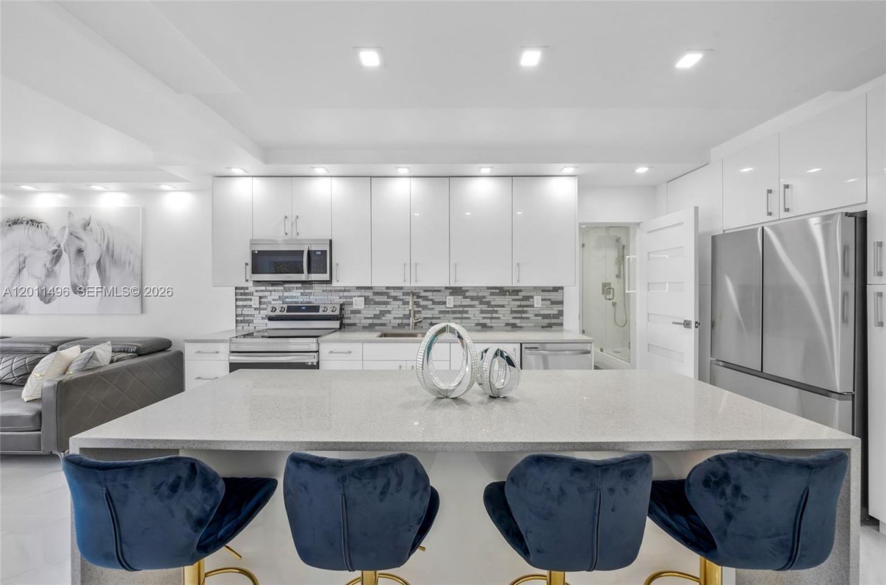1985 S Ocean Dr , Unit 10B, Hallandale Beach, FL 33009 Photo