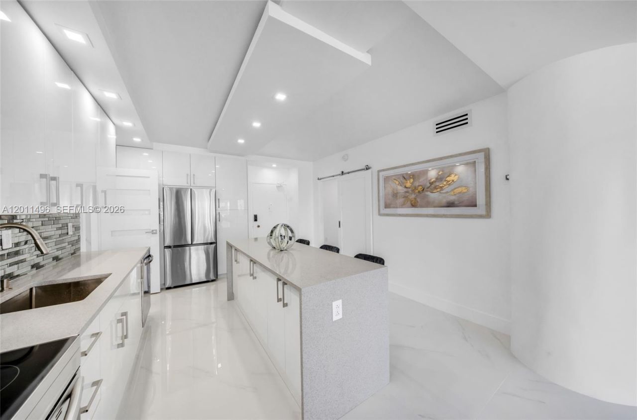1985 S Ocean Dr , Unit 10B, Hallandale Beach, FL 33009 Photo