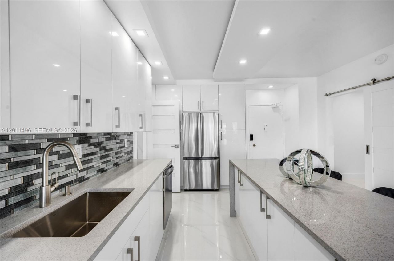 1985 S Ocean Dr , Unit 10B, Hallandale Beach, FL 33009 Photo