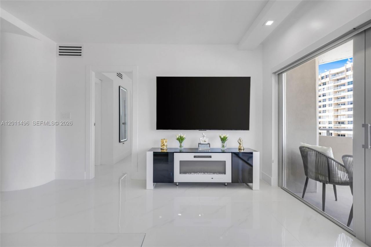 1985 S Ocean Dr , Unit 10B, Hallandale Beach, FL 33009 Photo