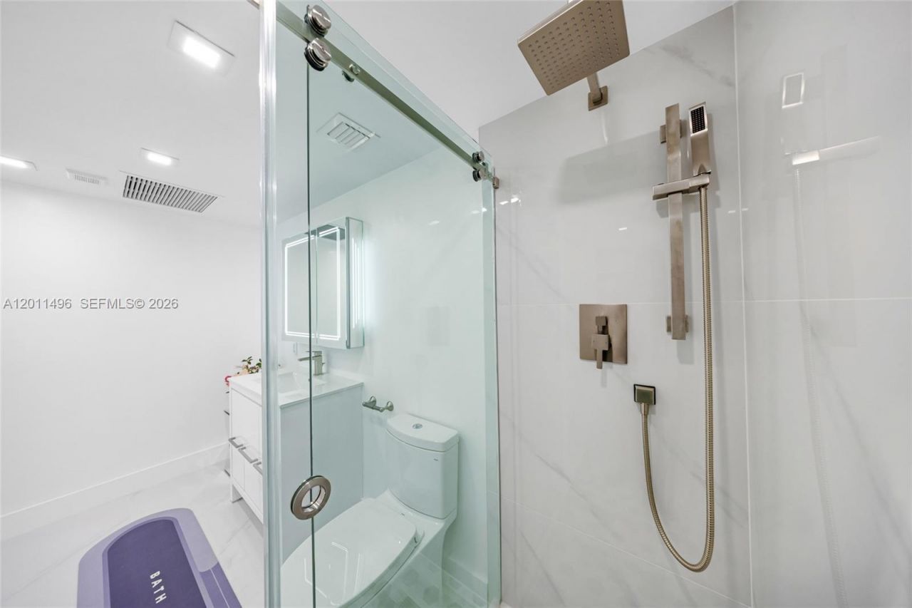 1985 S Ocean Dr , Unit 10B, Hallandale Beach, FL 33009 Photo