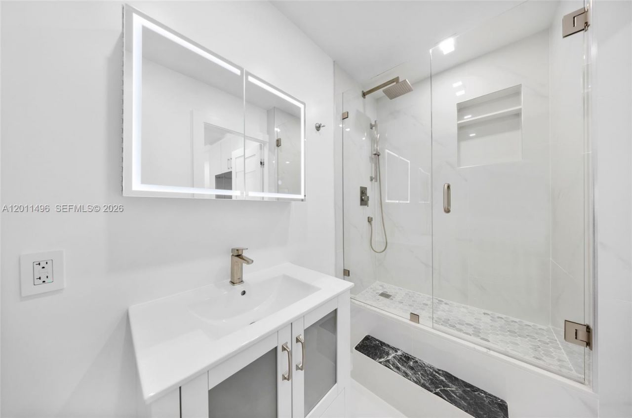 1985 S Ocean Dr , Unit 10B, Hallandale Beach, FL 33009 Photo