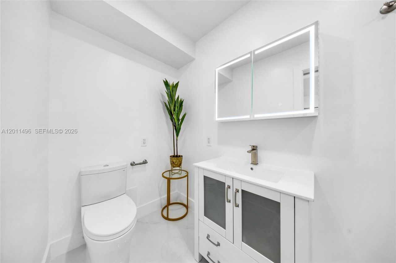 1985 S Ocean Dr , Unit 10B, Hallandale Beach, FL 33009 Photo
