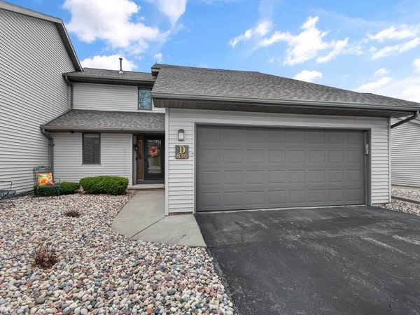830 EAST RIVER DRIVE, Unit D, De Pere, WI 54115