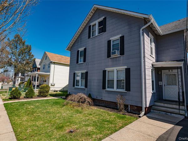 40 Bayside Avenue , Oyster Bay, NY 11771