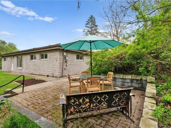 5946 Poketa Rd, Verona, PA 15147