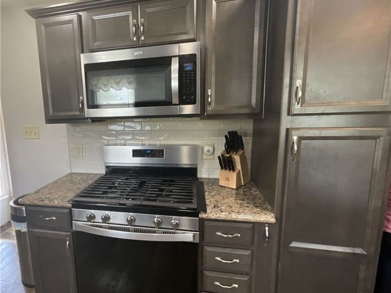 525 W Omar Street , Struthers, OH 44471 Photo 11