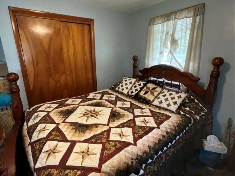 525 W Omar Street , Struthers, OH 44471 Photo 15