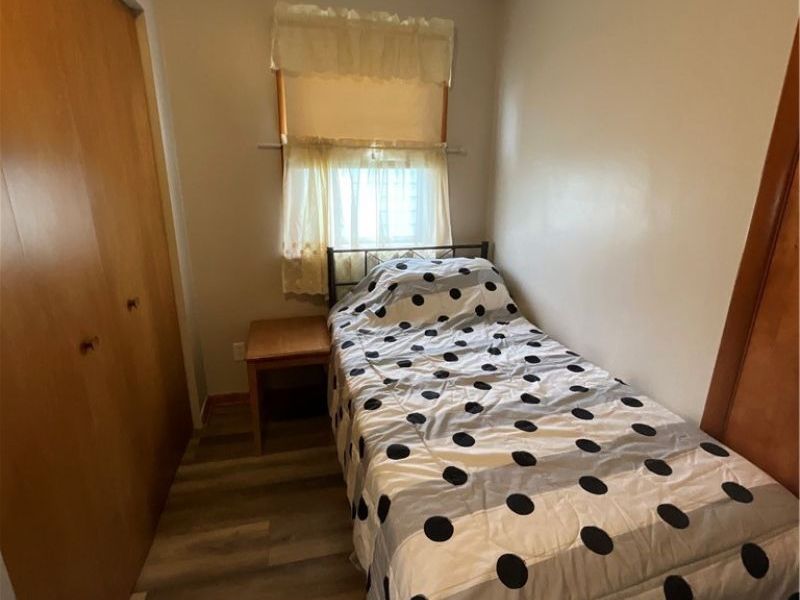 525 W Omar Street , Struthers, OH 44471 Photo 18