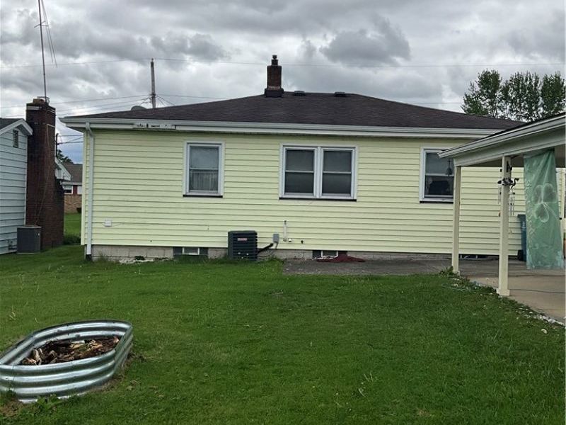 525 W Omar Street , Struthers, OH 44471 Photo 4