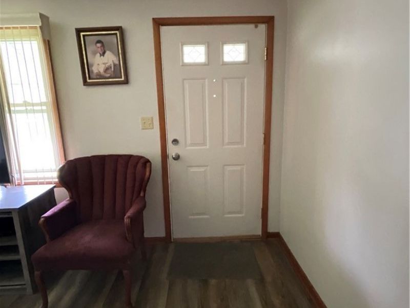 525 W Omar Street , Struthers, OH 44471 Photo 6