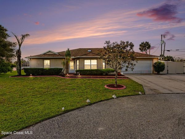 135 Country Woods Place , Merritt Island, FL 32952