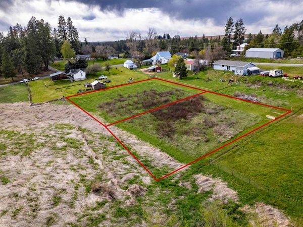 307 & 339 E Seminary Ave, Rockford, WA 99030