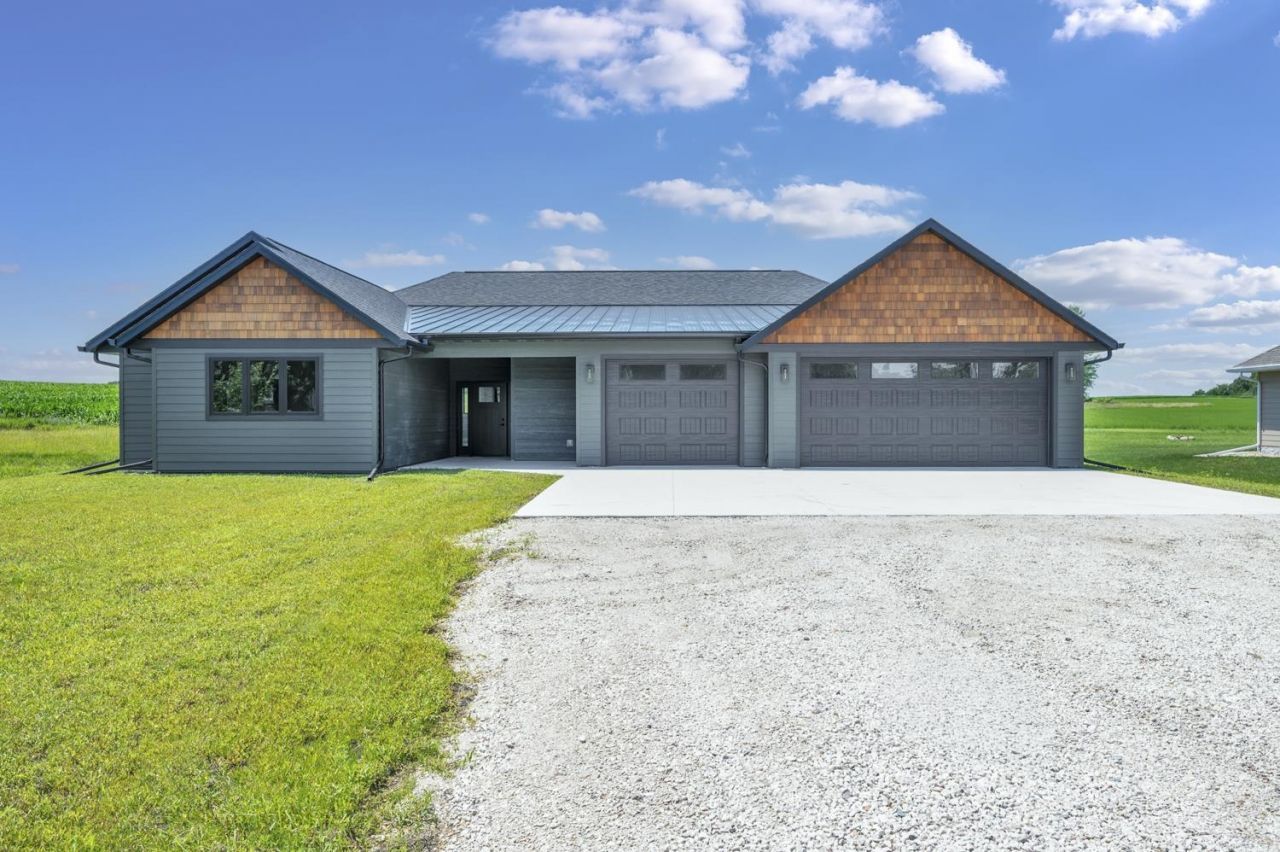 13733 240th Avenue, Spirit Lake, IA 51360 Main Photo