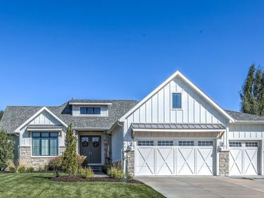 21904 Martha Street, Elkhorn, NE 68022