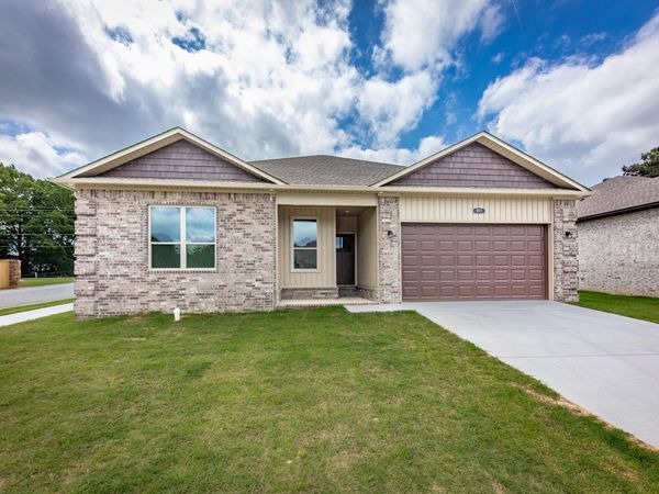911 W Dell Vista Cove, Cabot, AR 72023
