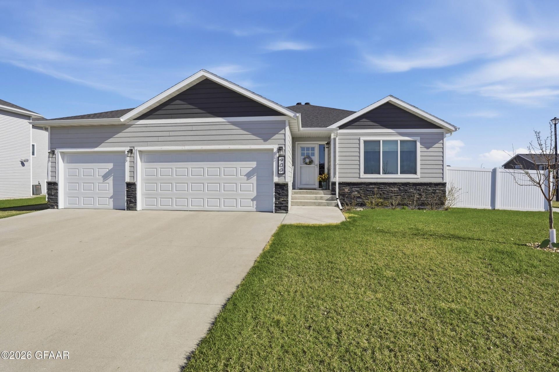 900 Cedar Burls Drive, Grand Forks, ND 58201 Main Photo