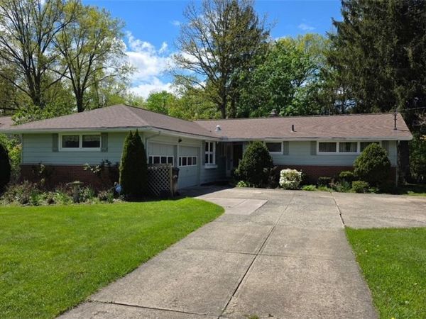 1034 N Pasadena Avenue , Elyria, OH 44035