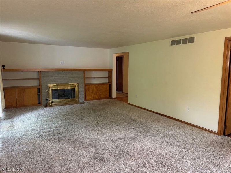 1034 N Pasadena Avenue , Elyria, OH 44035 Photo 12